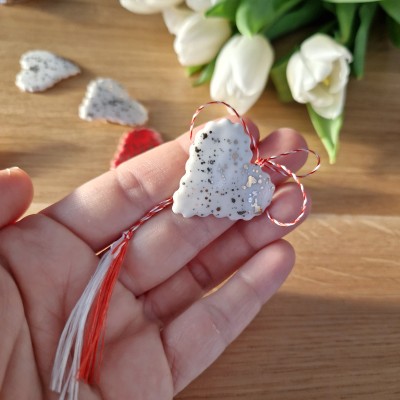 Martisor din portelan pictat cu aur - Inimioara Praf de Aur