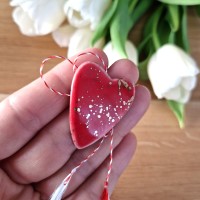 Martisor din portelan pictat cu aur - Inima Rosie